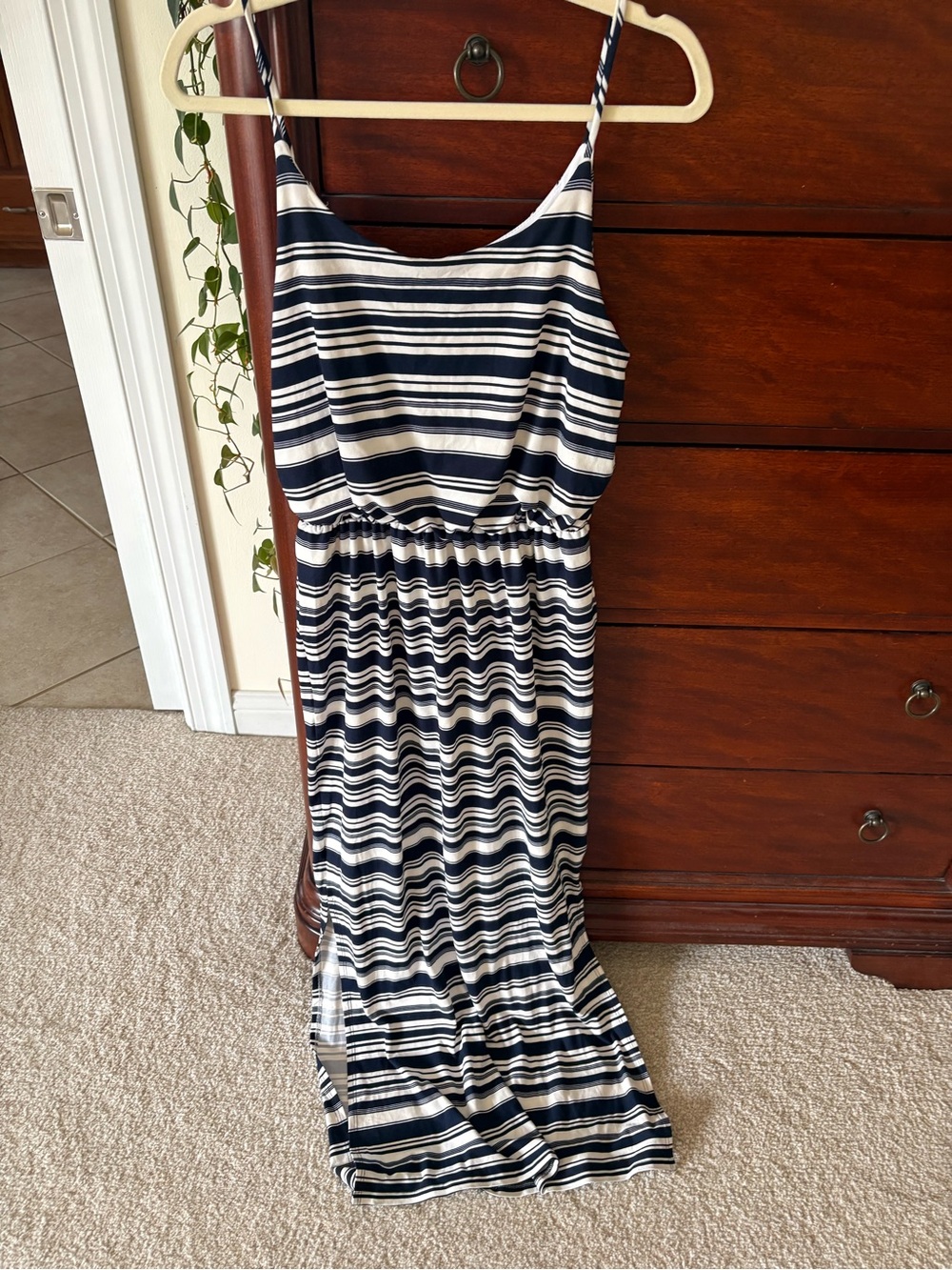 Ladies Nina Leonard maxi dress